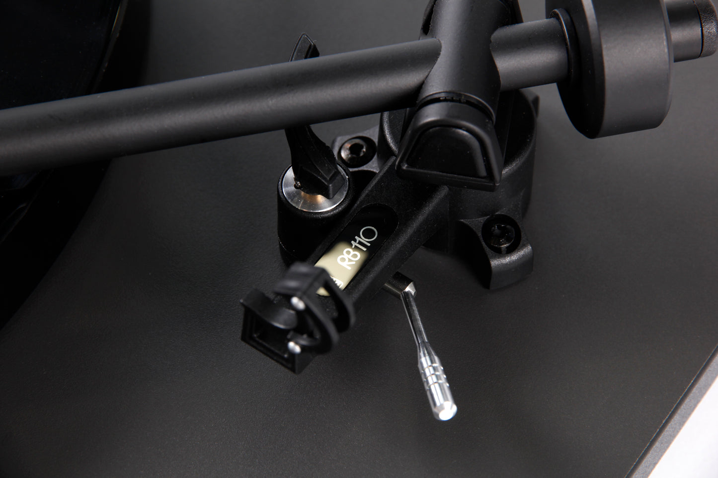 REGA Planar 1 Plus (P1 Plus) Turntable