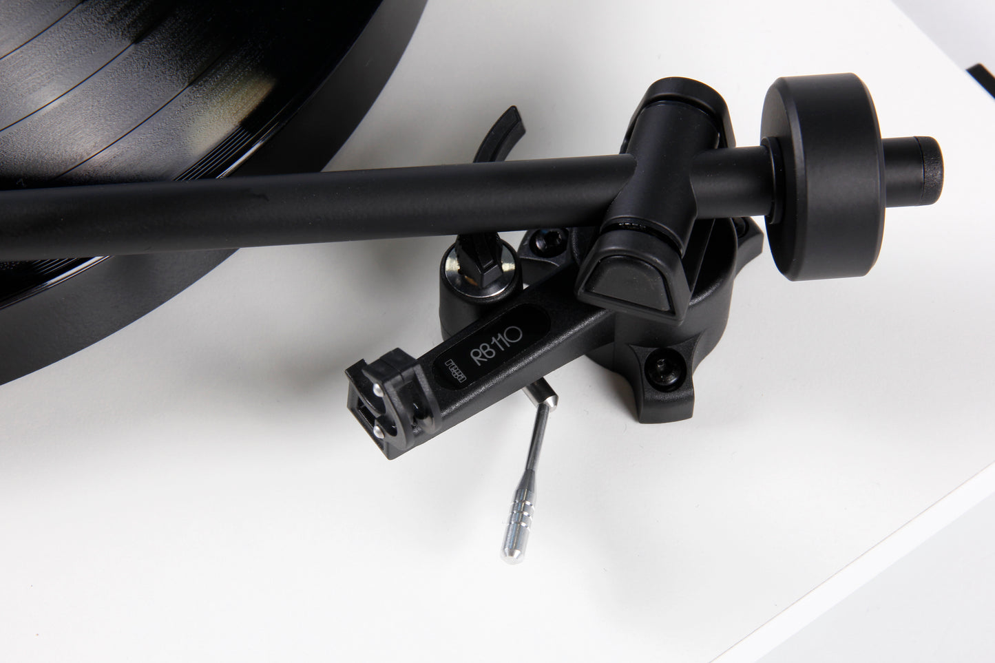 REGA Planar 1 Plus (P1 Plus) Turntable